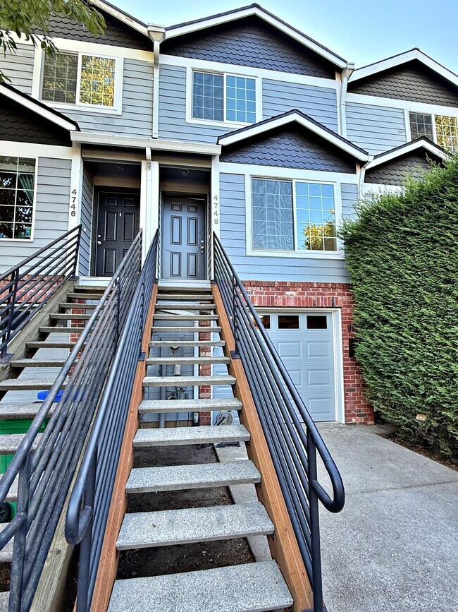 Photo - 4748 Southeast Milwaukie Avenue Townhome