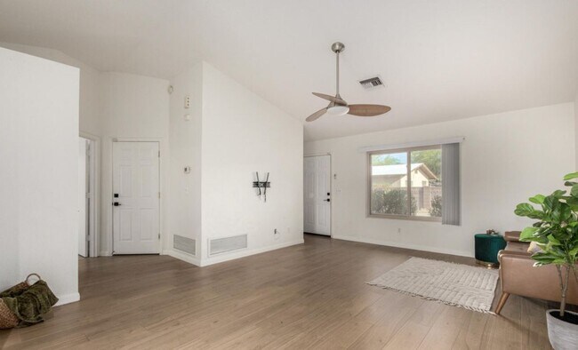 Foto del edificio - 4781 E Joslyn Heights Pl