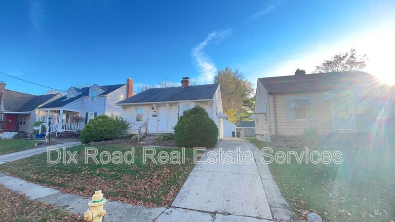 Foto principal - 7111 Carnation Ave