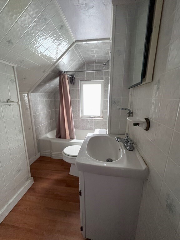 Foto del edificio - 112 E Elm Ave