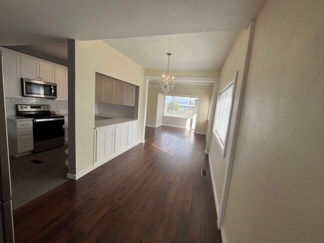 Foto del edificio - Tukwila 2bed 1bath home for rent - large f...