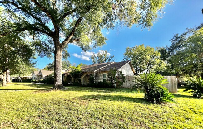 Foto del edificio - 13935 St Marys Ln