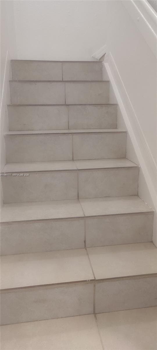 Building Photo - 3928 SW 52nd Ave