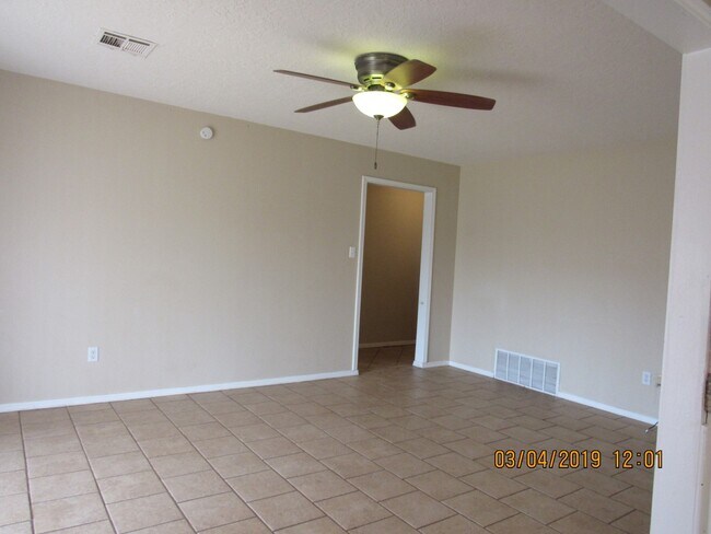 Building Photo - PETS NEGOTIABLE WITH OWNER APPROVAL. HOUSI...