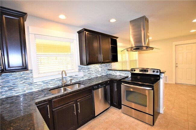 Foto del edificio - 13107 Stillforest St