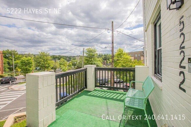 Foto del edificio - 5222 Hayes St NE