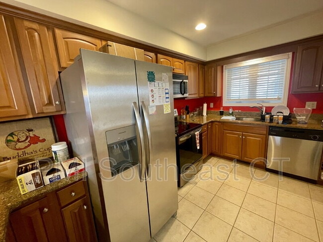 Foto del edificio - 330 Crystal Ave