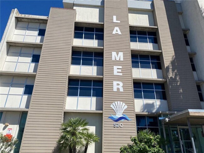 Foto del edificio - 520 S Chaparral St