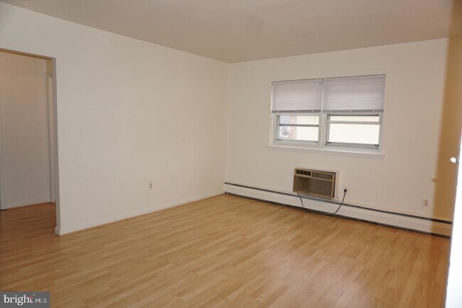 Foto del edificio - 335 E Lancaster Ave