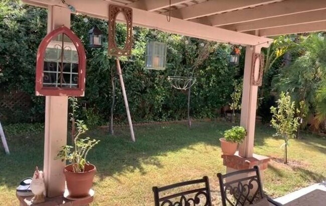 Foto del edificio - Four Bedroom Home in Sante Fe Hills, San M...