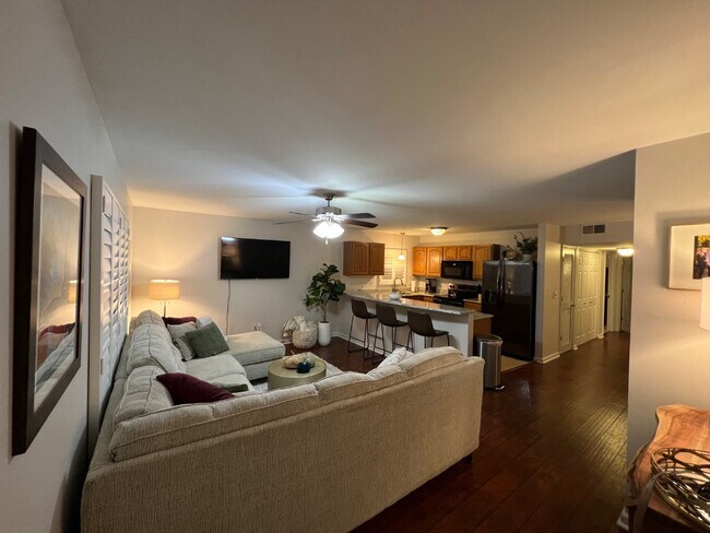 Foto del edificio - 717 Tower Grove Dr