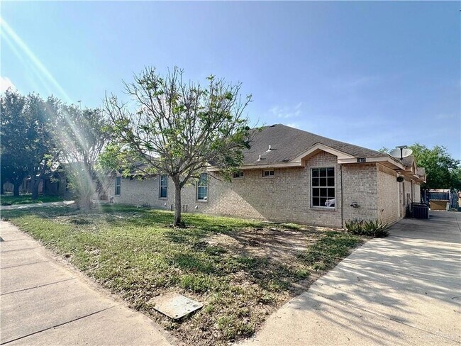Foto del edificio - 1409 W Prosperity Dr