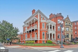 Building Photo - 4 Logan Cir NW