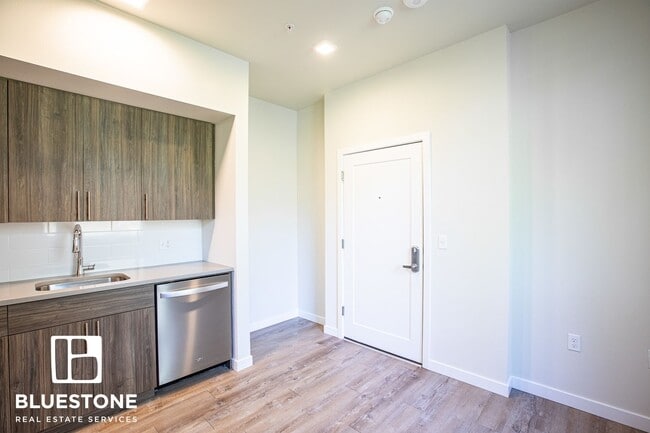 Interior Photo - The Woods on Marquam Hill