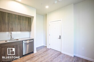 Interior Photo - The Woods on Marquam Hill