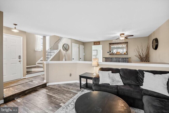 Foto del edificio - 44 Burgundy Dr