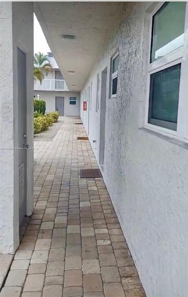 Foto del edificio - 2050 N Douglas Rd