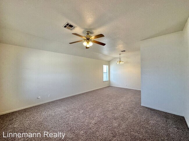 Foto del edificio - 3 br, 2 bath House - 5206 Daybreak Drive