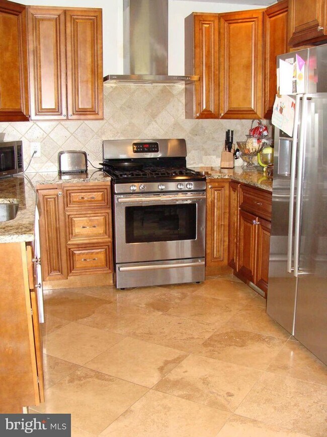 Building Photo - 7416 Sportsman Dr