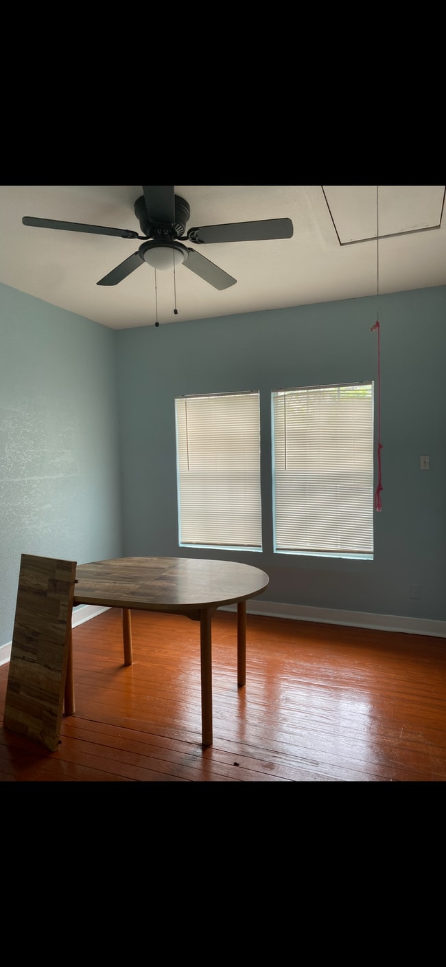 Building Photo - 1914 S Pine St