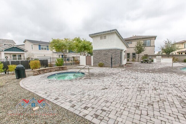 Building Photo - 2095 S Saguaro Dr