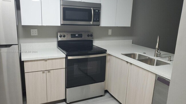 Foto del edificio - 9934 Nob Hill Ln