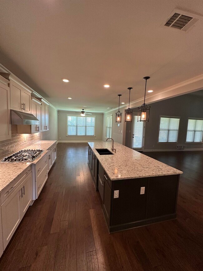 Foto del edificio - 532 Tender Oaks Ln N