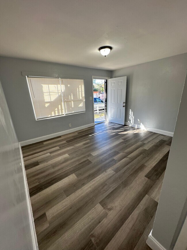 Foto del edificio - 3805 Fairfax St