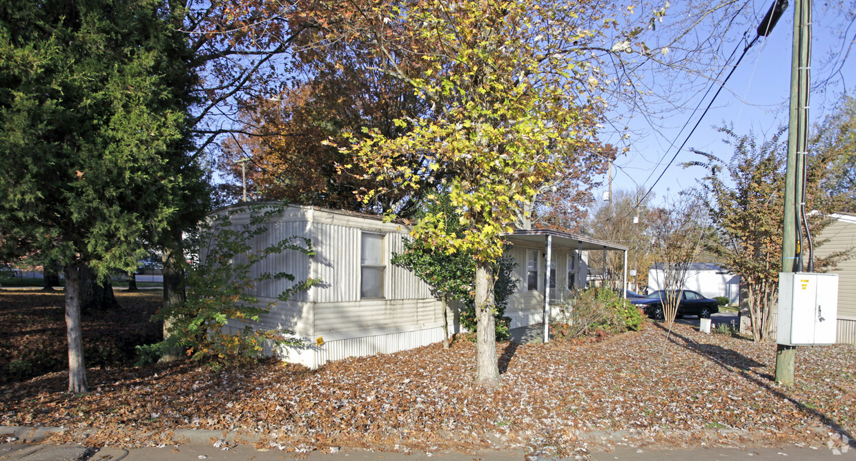 Primary Photo - Woodland Meadows