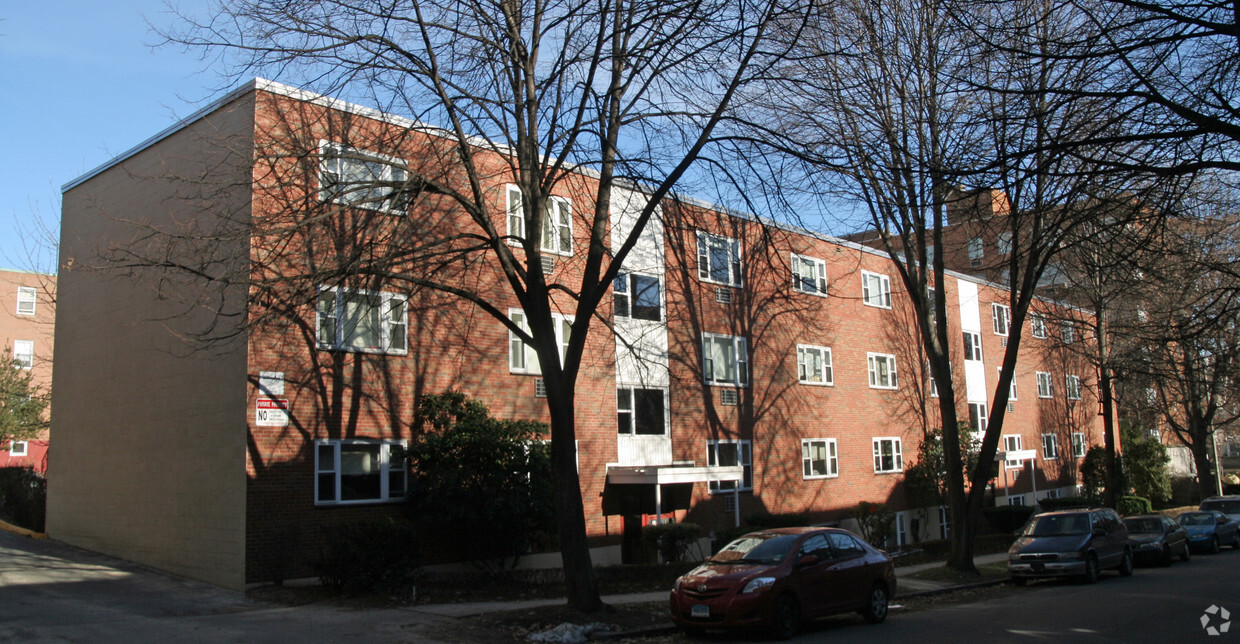 Primary Photo - Babcock-Parkman Apartments