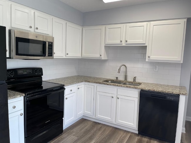 Building Photo - 1601 Rhode Ct