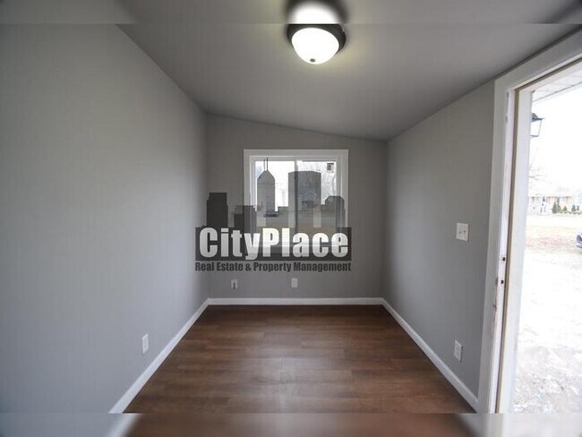 Foto del edificio - 2627 Chase St