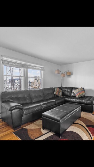 Foto del edificio - 70 Carroll Ave