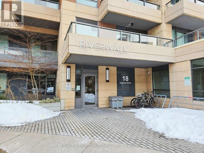 Photo du bâtiment - 18 Uptown Dr