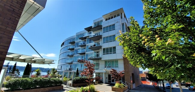 Unit on 5th floor of building - 320 Washington Ave