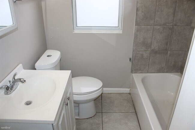 Building Photo - 3 br, 1 bath House - 26904 Dartmouth St