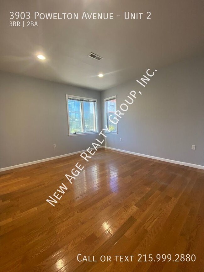 Building Photo - Modern 3 Bed/2 Bath with Large Outdoor Spa...