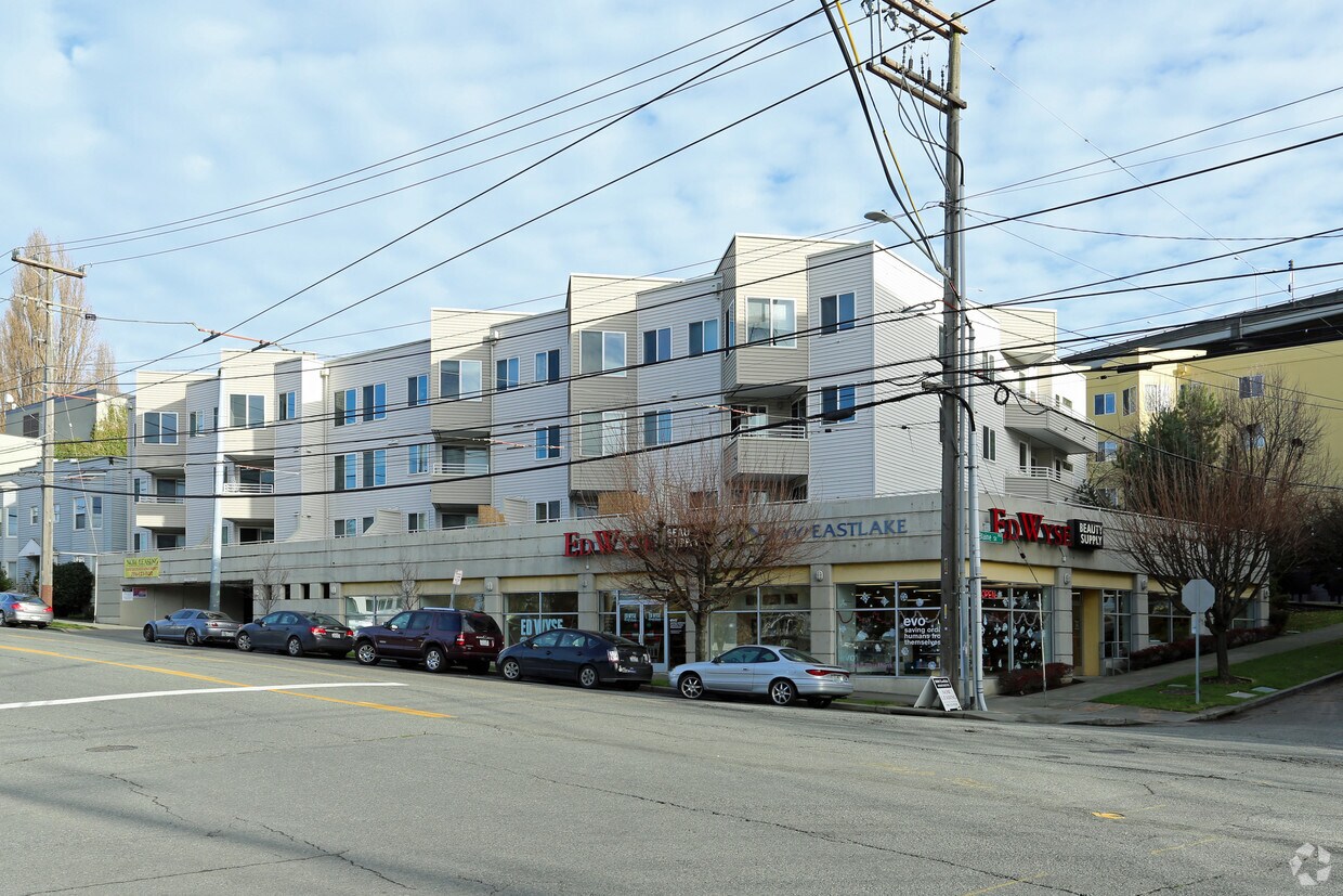 1800 Eastlake Apartments in Seattle, WA