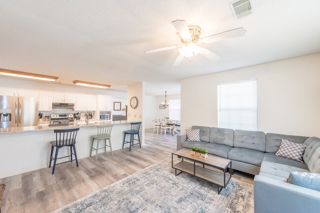 Foto del edificio - Jacksonville Crashpad (Private Room Rentals)