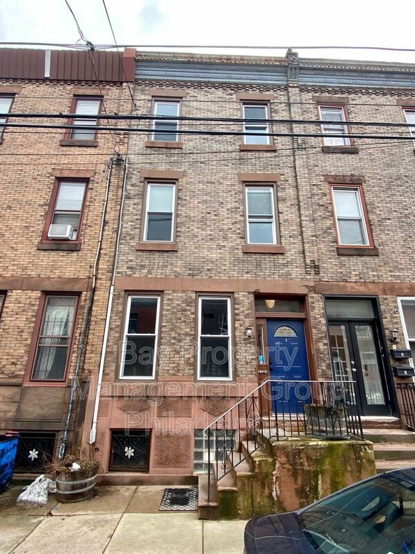 Primary Photo - 1724 Moore St