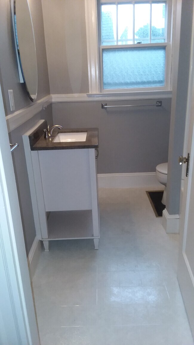 Bathroom - 421 Woodford St