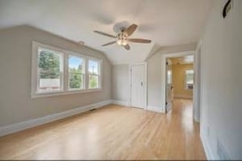 living room - 1427 Rawson Ave