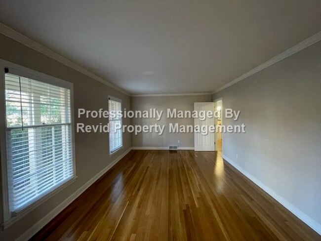 Building Photo - Elegant 4-Bedroom Home in the Heart of Eas...