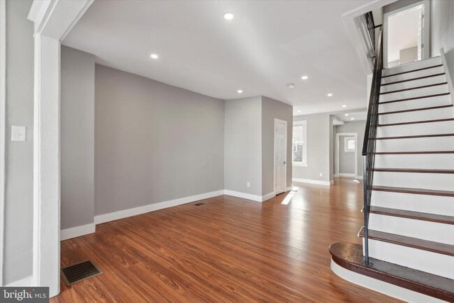 Foto del edificio - 1974 73rd Ave