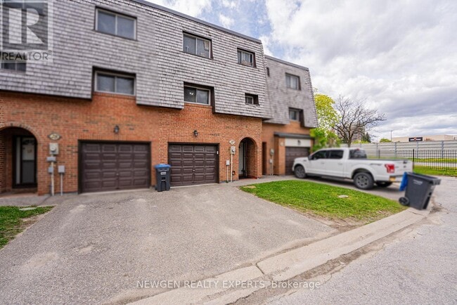 Building Photo - 27 Briar Path