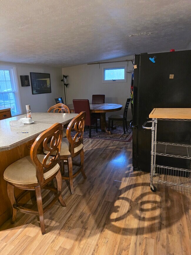 Foto del edificio - 6990 W Lake Rd