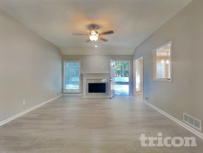 Building Photo - 222 Sawgrass Way