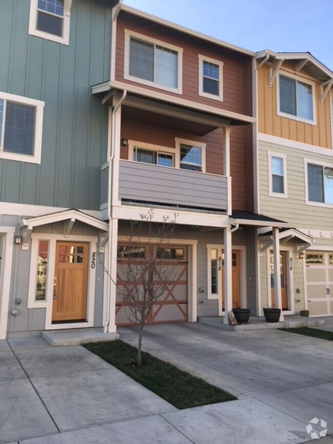 Building Photo - 820 Overcup St