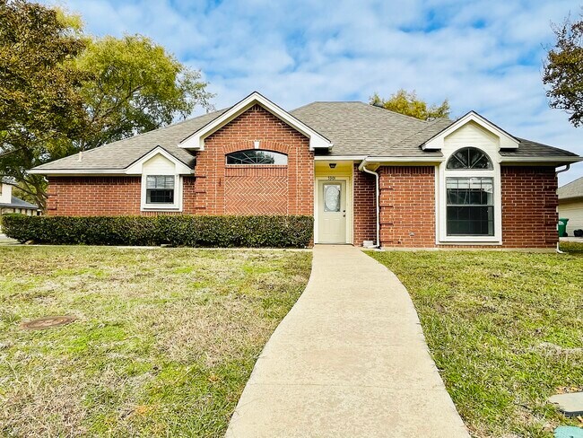 Building Photo - 5301 Tartan Cir