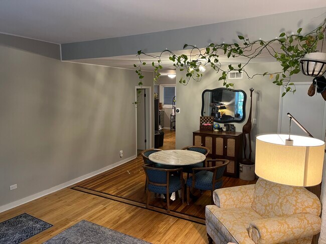 Foto del edificio - 4128 N Lincoln Ave